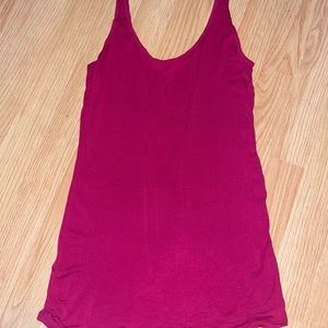 Tees is size small magenta long tank